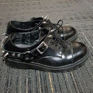 black Oxford shoes